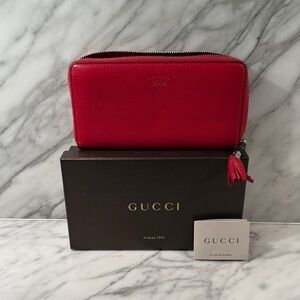Classic Gucci Leather Zip Wallet